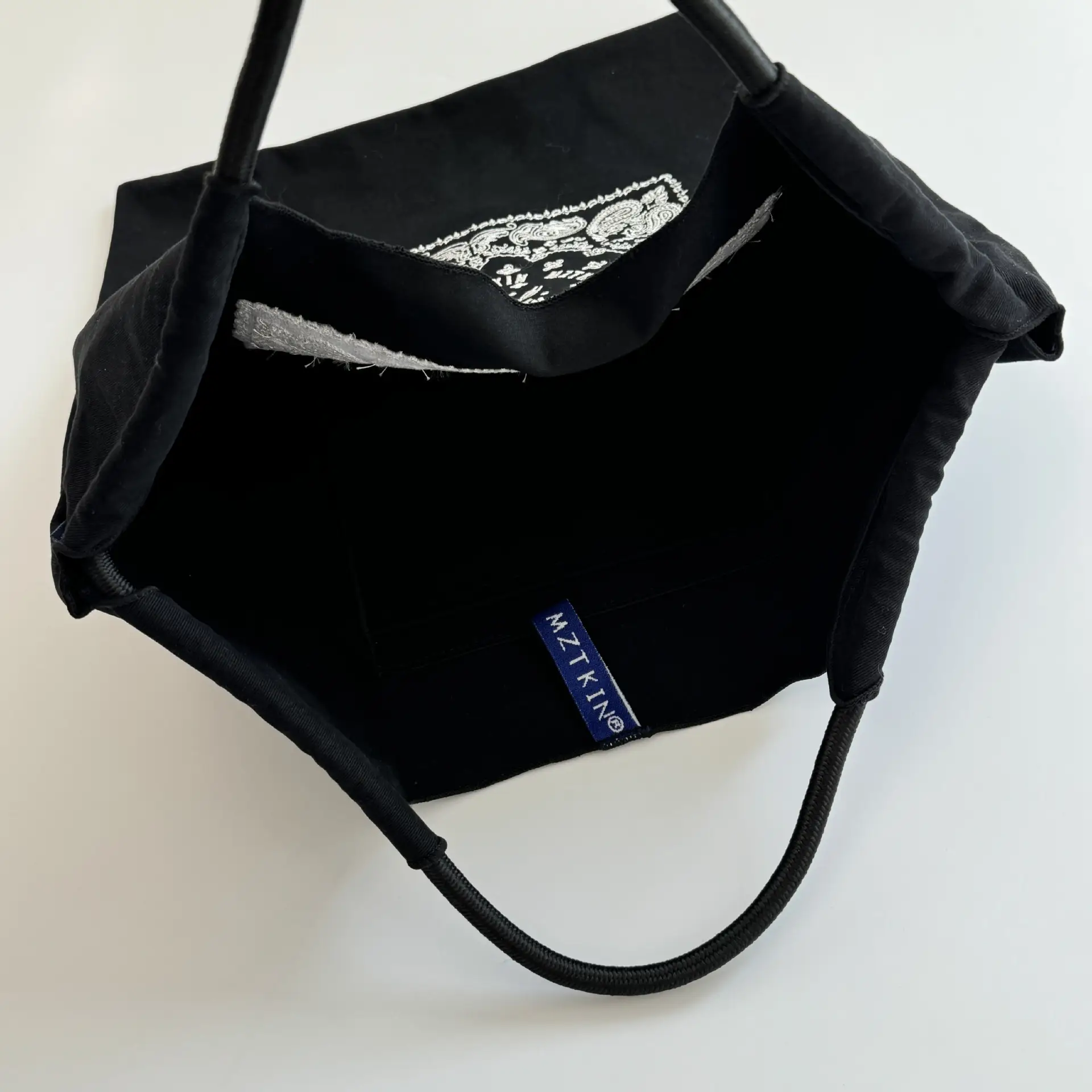 Exquisite Embroidered Nylon Shopping Bag for Women - Image 12