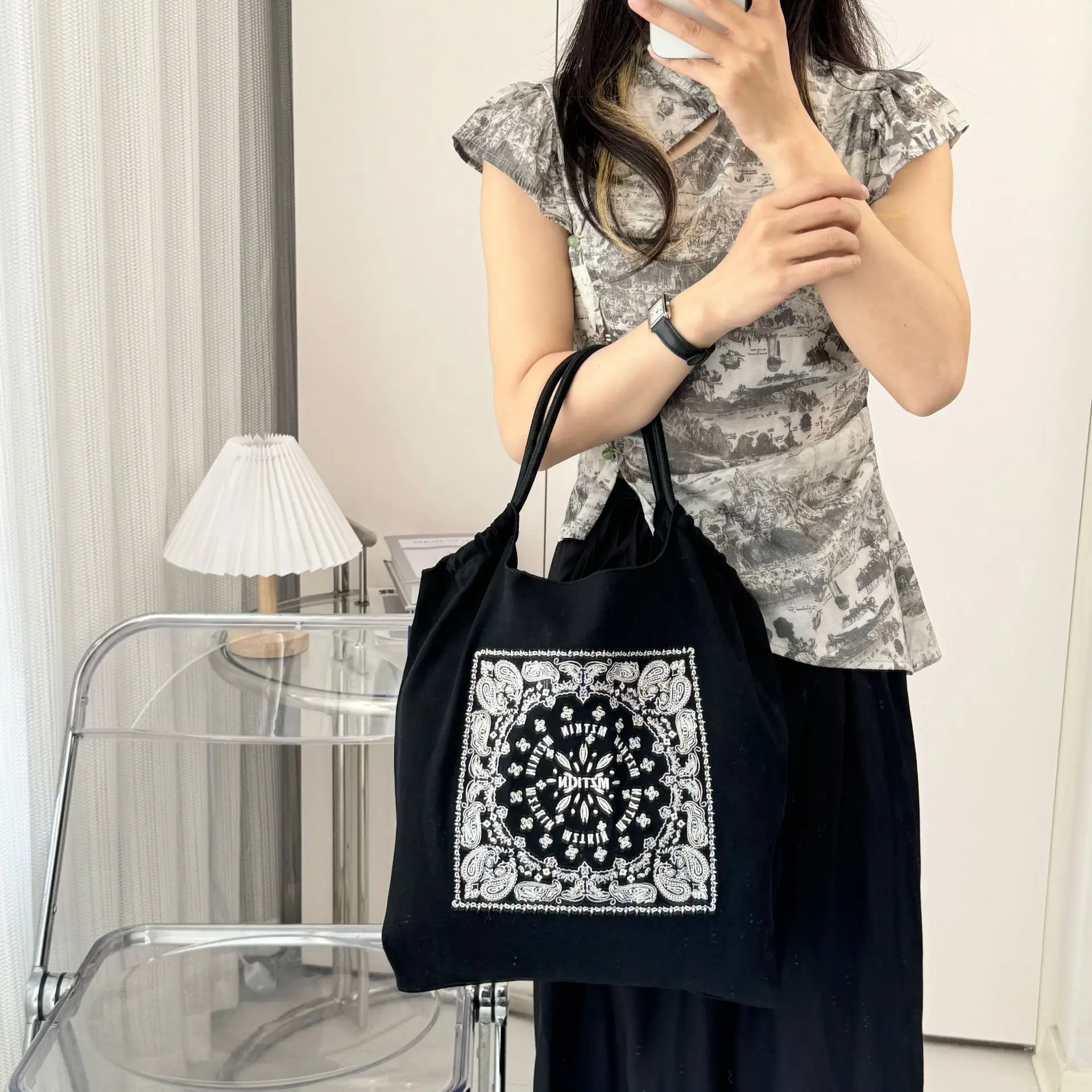 Exquisite Embroidered Nylon Shopping Bag for Women — feature 7