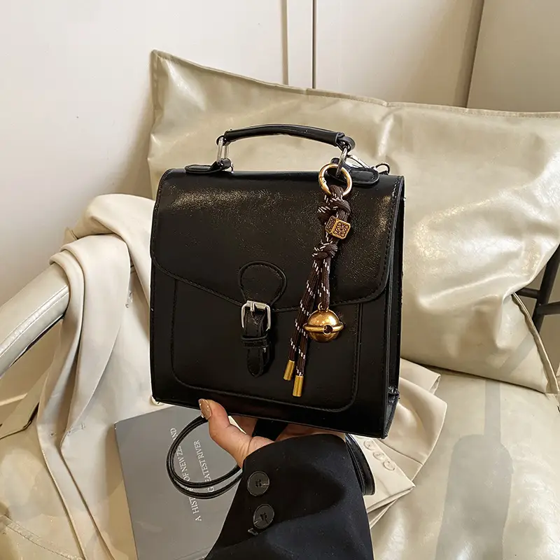 White Western Style Shoulder Bag with Gold Clasp - Image 7