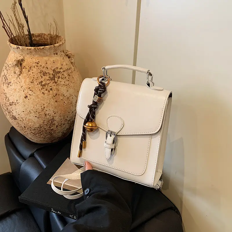 White Western Style Shoulder Bag with Gold Clasp - Image 8