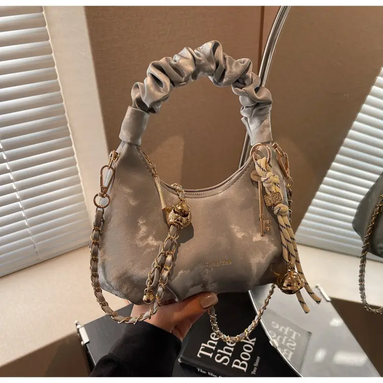 Women Pleated Shoulder Bag Beige Gold Chain 2025 — feature 20