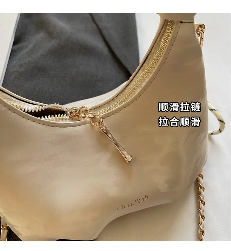 Women Pleated Shoulder Bag Beige Gold Chain 2025 — feature 5