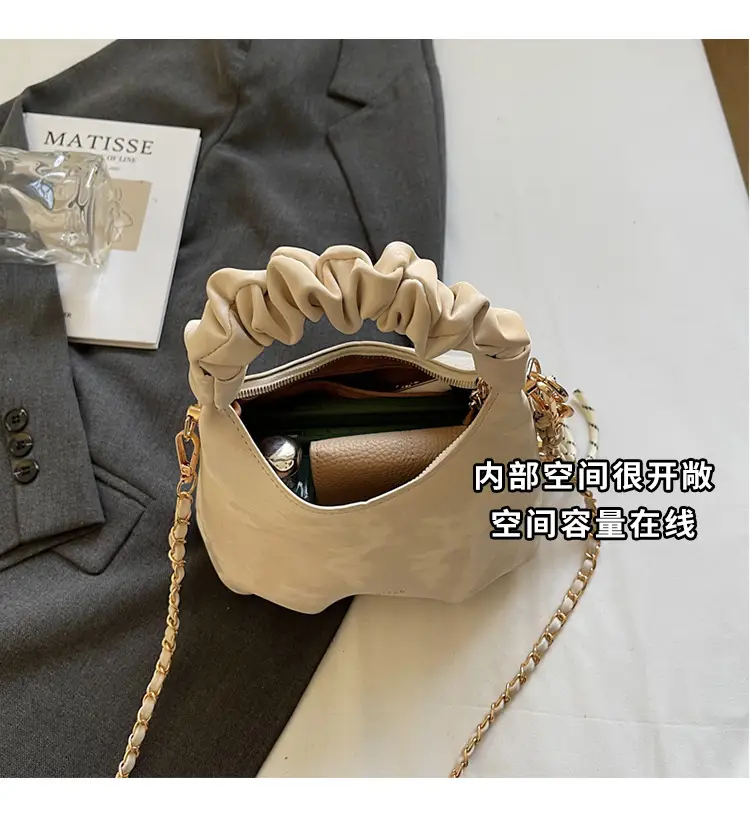 Women Pleated Shoulder Bag Beige Gold Chain 2025 — feature 8