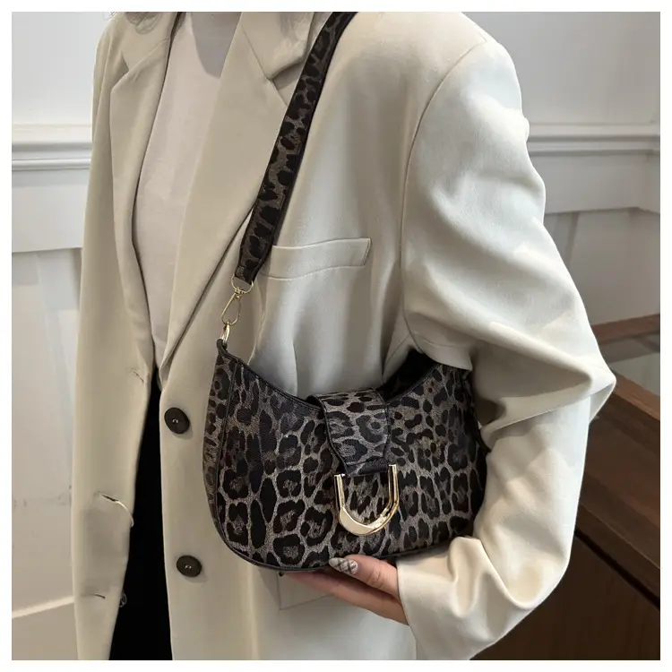 Leopard Print Large Capacity Crossbody Bag Women — feature 11