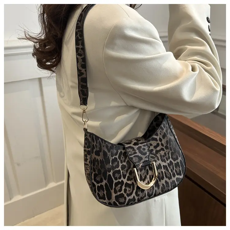 Leopard Print Large Capacity Crossbody Bag Women — feature 12