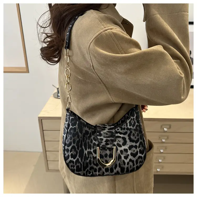 Leopard Print Large Capacity Crossbody Bag Women — feature 14