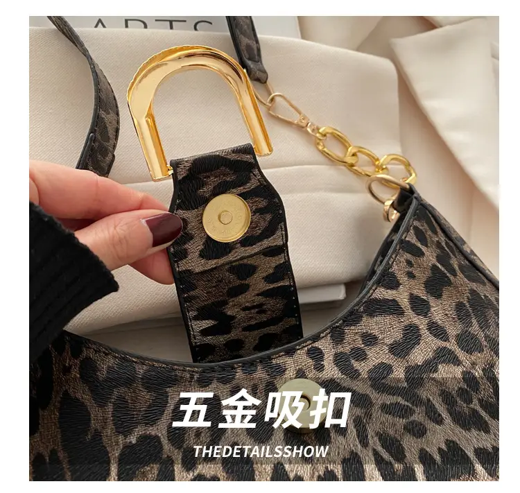 Leopard Print Large Capacity Crossbody Bag Women — feature 4