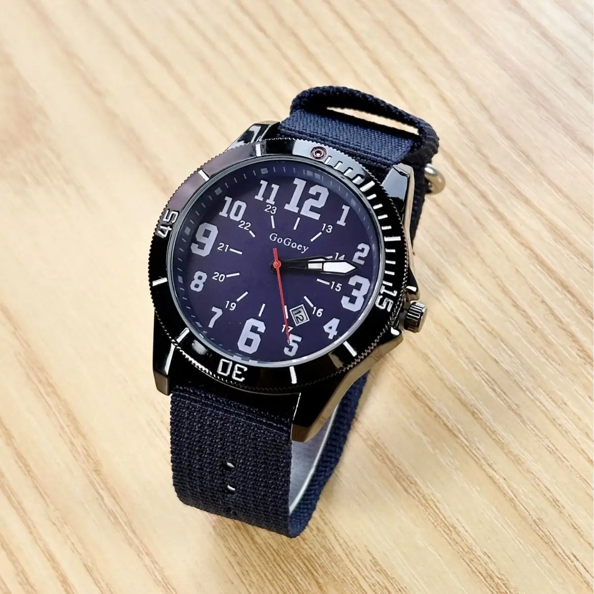 Men's Green Canvas Quartz Watch with 300m Water Resistant Strap - Image 7