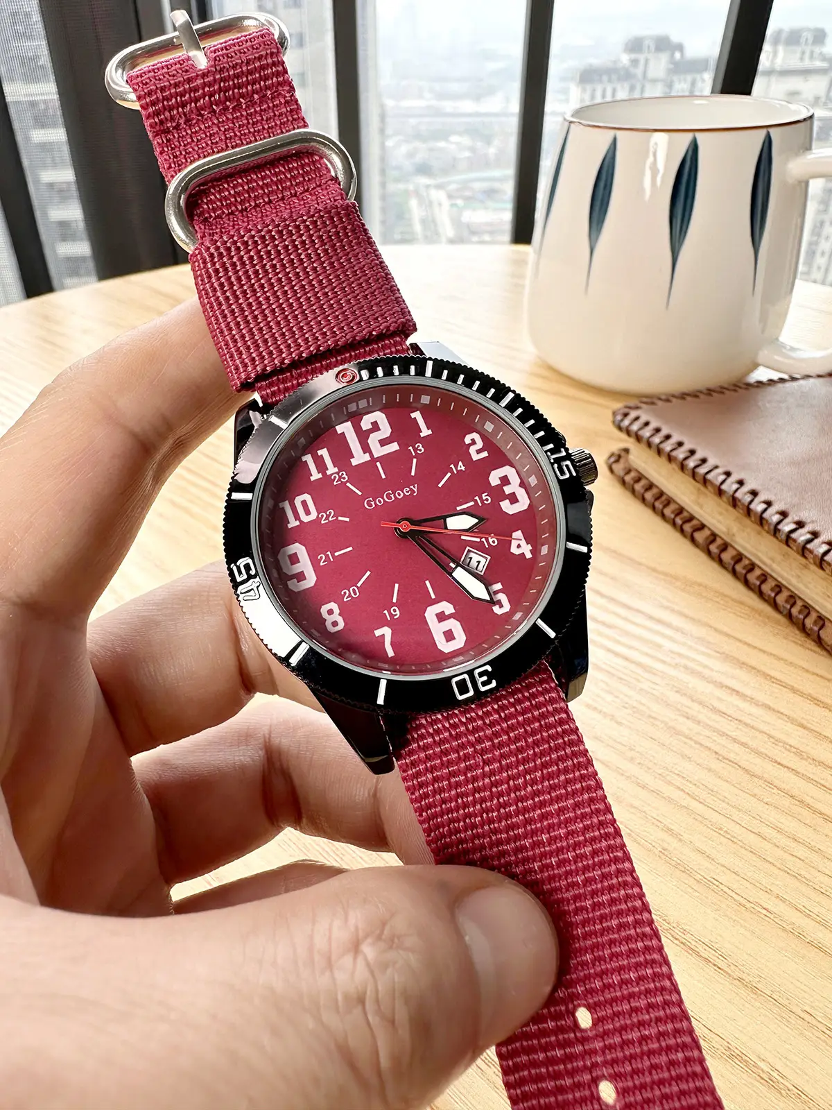 Men's Green Canvas Quartz Watch with 300m Water Resistant Strap - Image 5