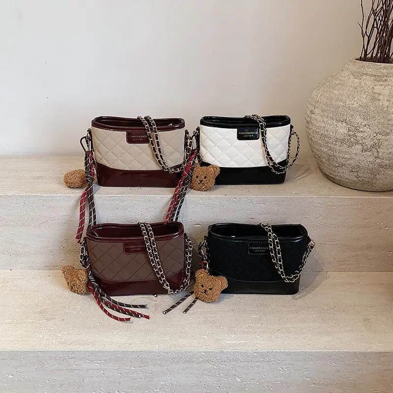 Super Fire Diamond Embroidery Black Chain Shoulder Bag Women