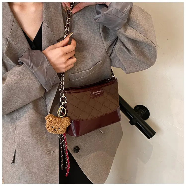 Super Fire Diamond Embroidery Black Chain Shoulder Bag Women — feature 11