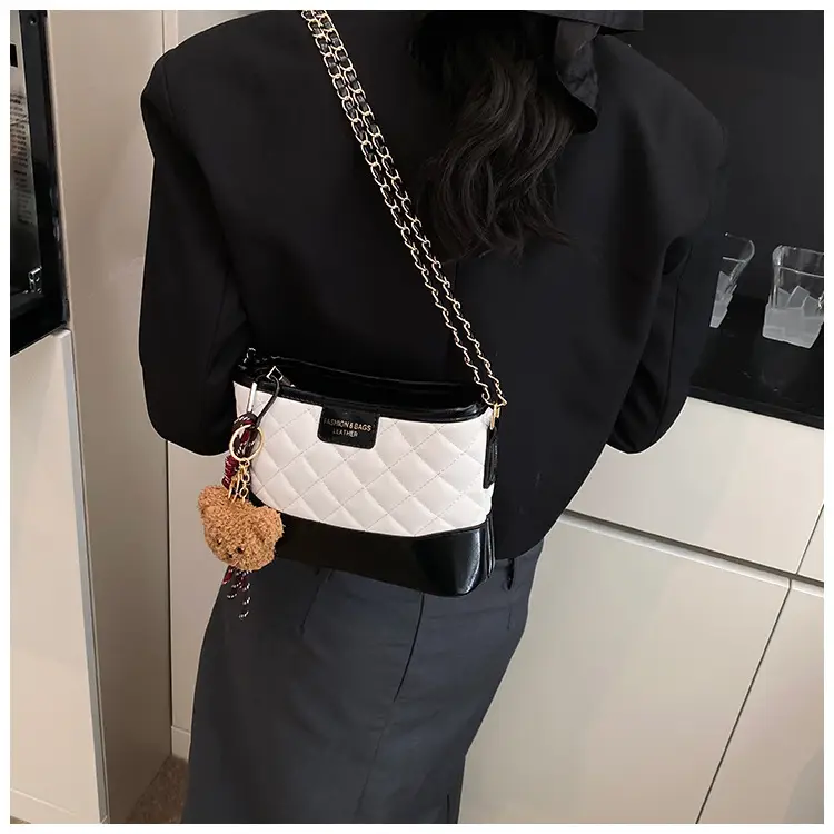 Super Fire Diamond Embroidery Black Chain Shoulder Bag Women — feature 14