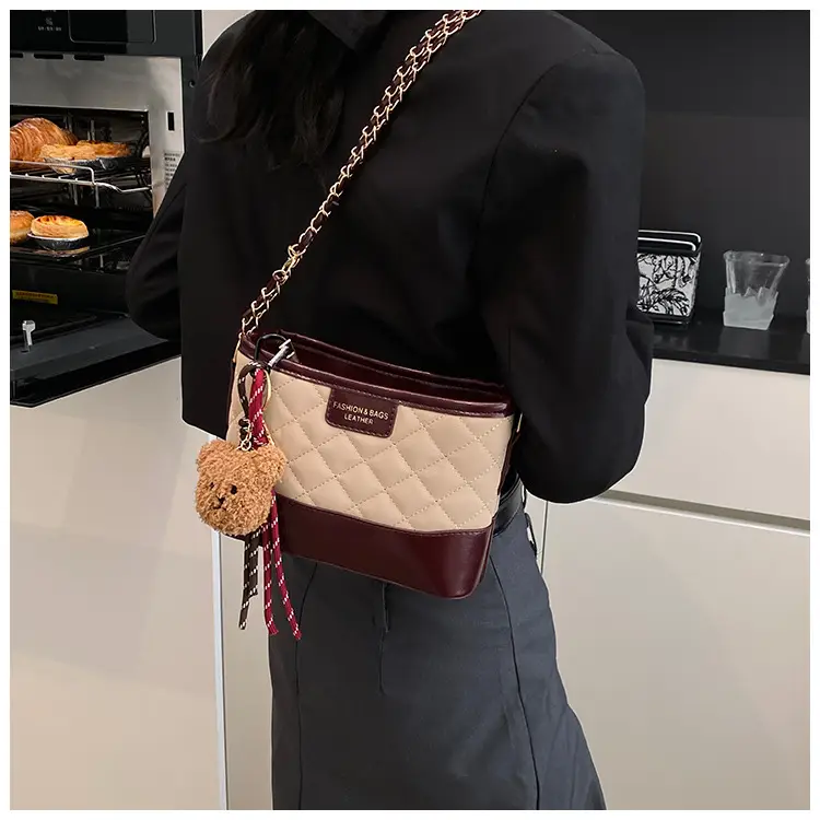 Super Fire Diamond Embroidery Black Chain Shoulder Bag Women — feature 16