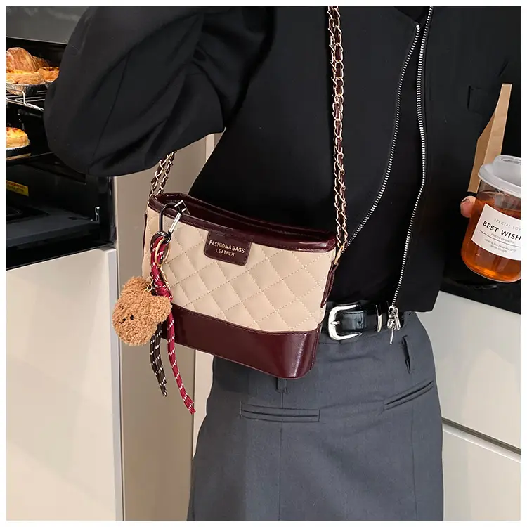 Super Fire Diamond Embroidery Black Chain Shoulder Bag Women — feature 17