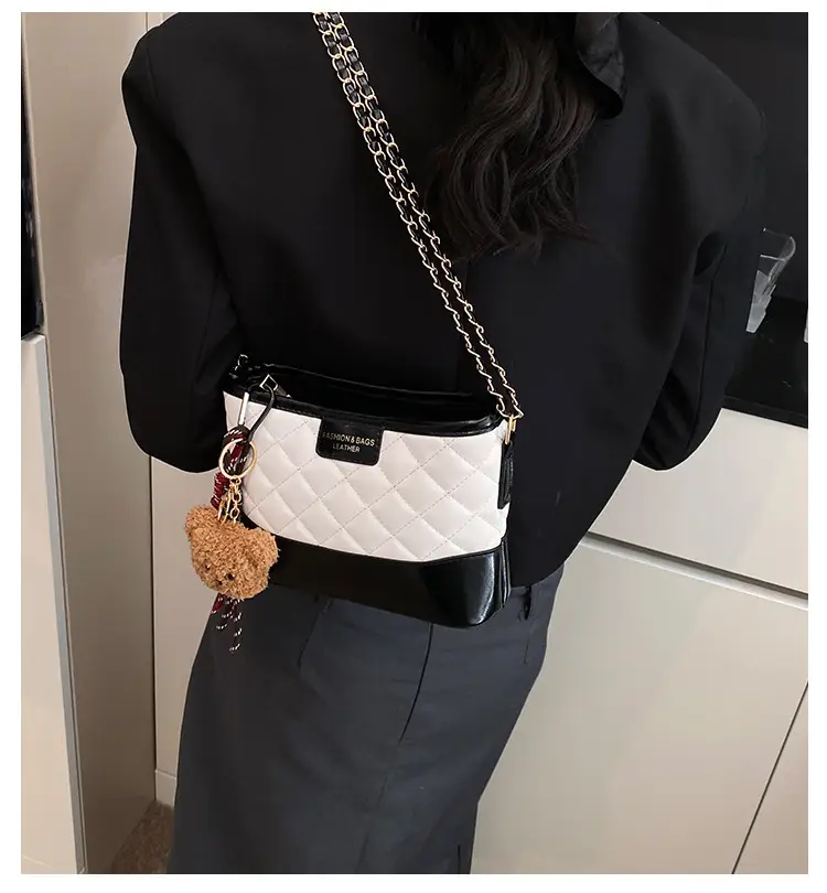 Super Fire Diamond Embroidery Black Chain Shoulder Bag Women — feature 2