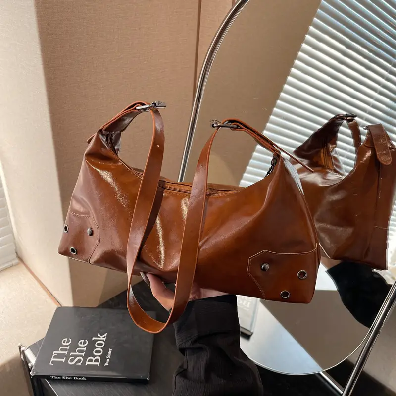 Women's Underarm Bag Oil Wax Leather Niche Design - Image 4