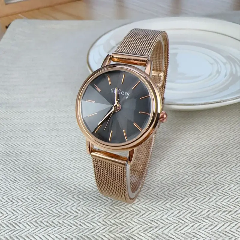 Small Gold Mesh Belt Women's Quartz Watch - Image 5