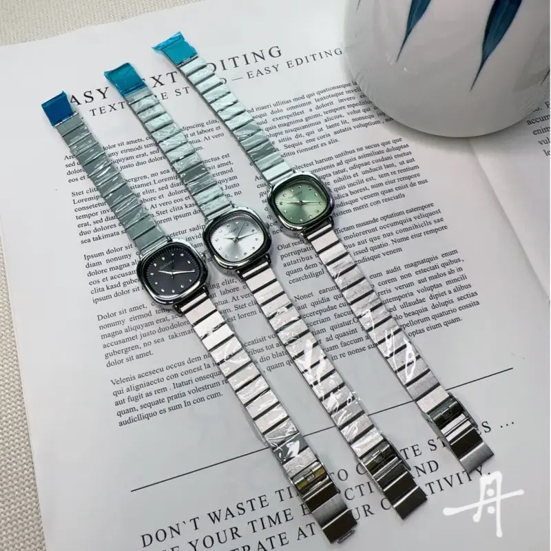 Ladies Steel Band Rhinestone Watch Small - Image 7