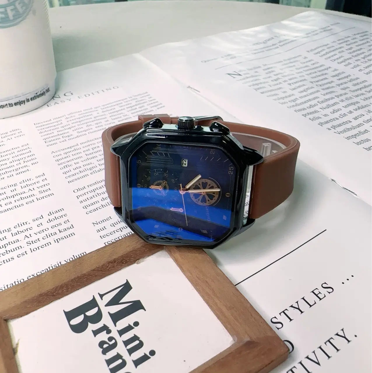Men's Luxury Skeleton Watch with Blue Dial & Silicone Band — feature 5