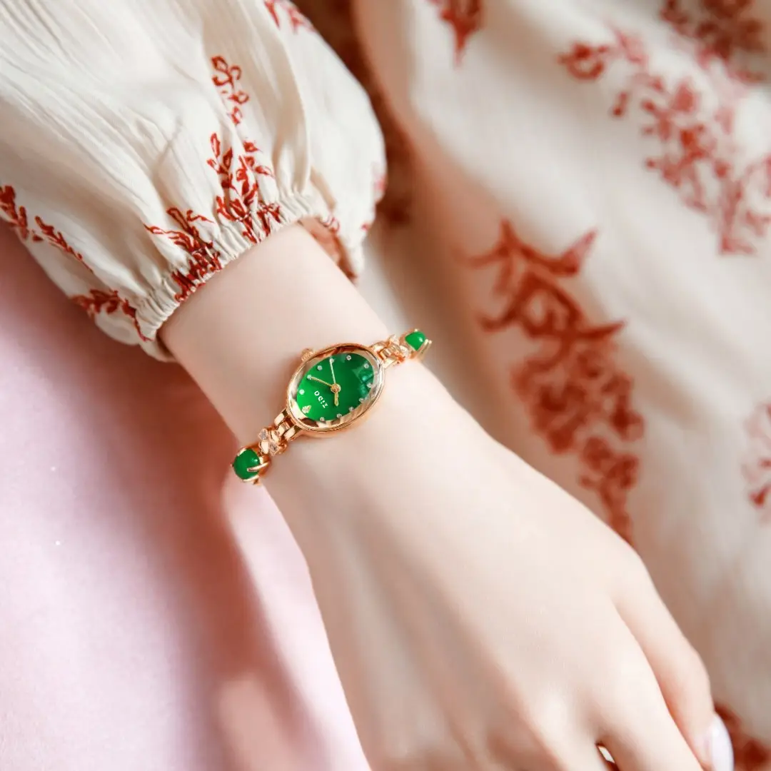 Elegant Green Quartz Ladies Watch with Diamond Strap — feature 6