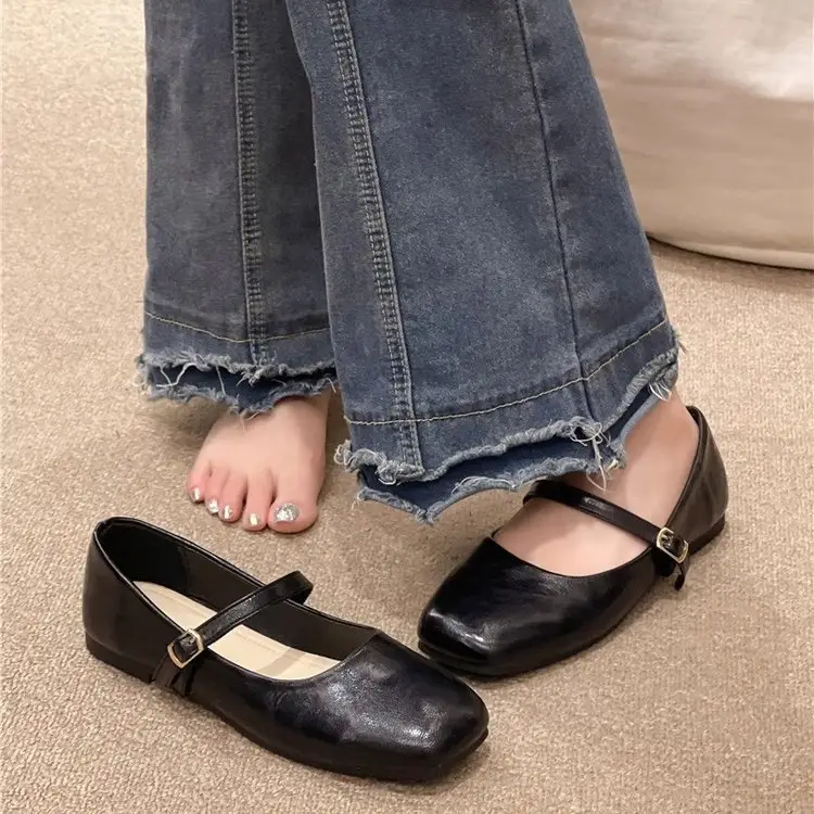 Mary Jane Women's Shoes 2025 Spring New Arrival Skirt French Low-Heeled Leather Shoes Flat Shoes Gentle Evening Shoes - Image 4