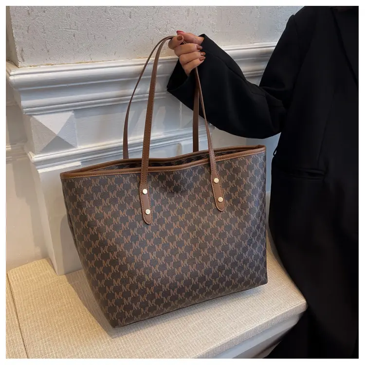 High-End Printed Leather Tote Bag Brown Cross-Border New — feature 17