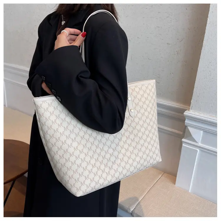 High-End Printed Leather Tote Bag Brown Cross-Border New — feature 23