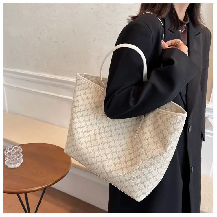 High-End Printed Leather Tote Bag Brown Cross-Border New — feature 25
