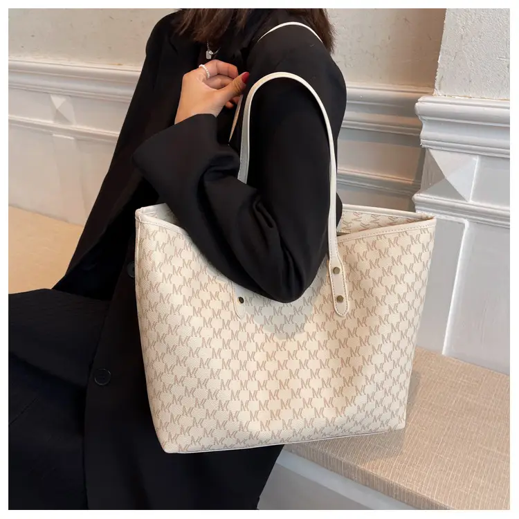 High-End Printed Leather Tote Bag Brown Cross-Border New — feature 28