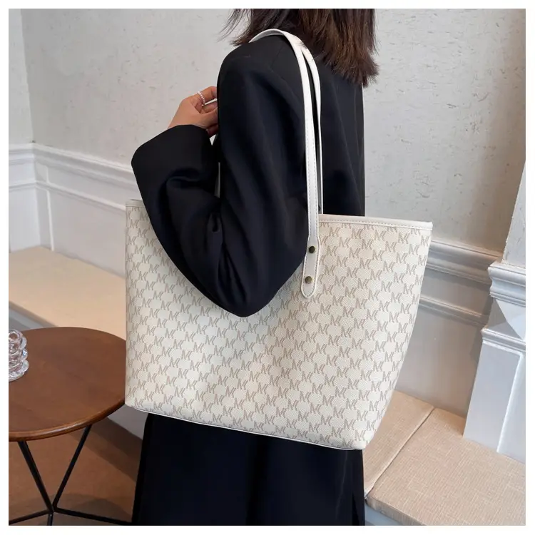 High-End Printed Leather Tote Bag Brown Cross-Border New - Image 3