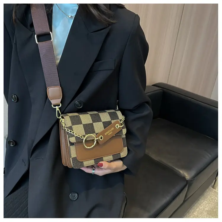 Cross-Border Retro Checkerboard Crossbody Bag for Women — feature 10