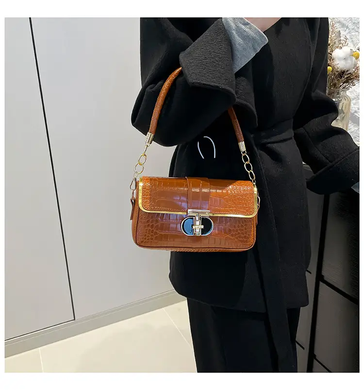 White Korean Style Women's Shoulder Bag with Gold Chain — feature 13