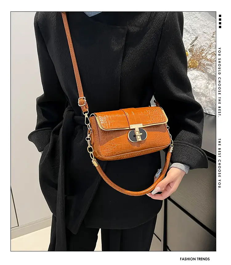 White Korean Style Women's Shoulder Bag with Gold Chain — feature 2