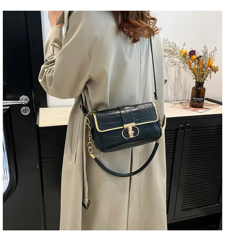White Korean Style Women's Shoulder Bag with Gold Chain — feature 22