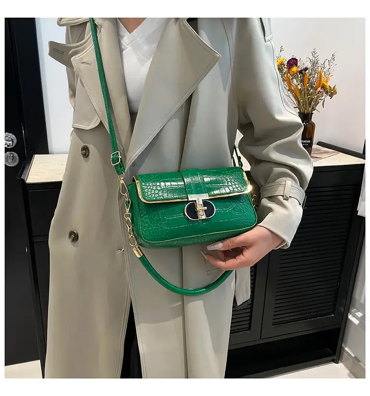 White Korean Style Women's Shoulder Bag with Gold Chain — feature 27
