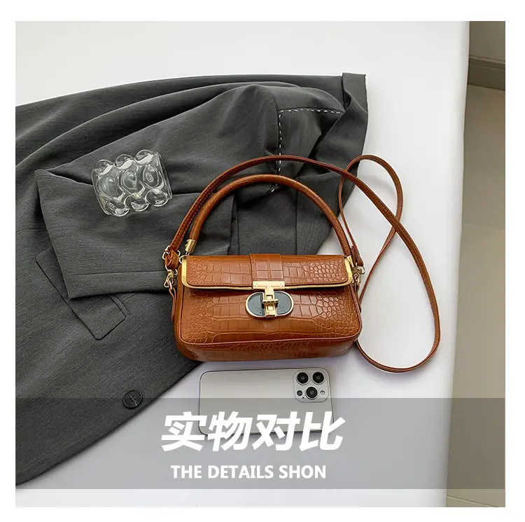 White Korean Style Women's Shoulder Bag with Gold Chain — feature 7