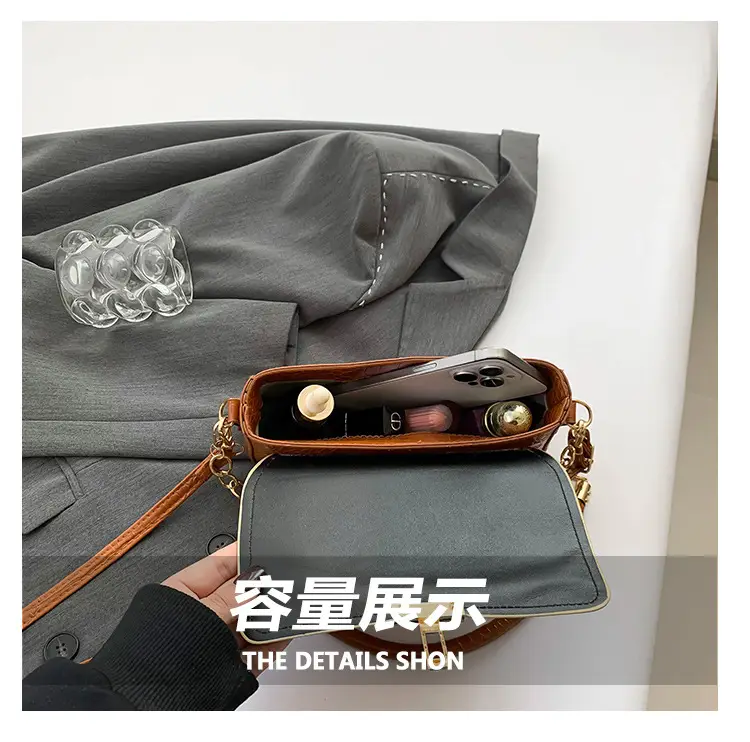 White Korean Style Women's Shoulder Bag with Gold Chain — feature 8