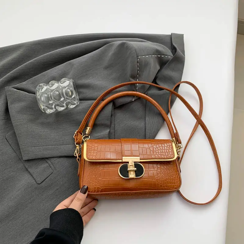 White Korean Style Women's Shoulder Bag with Gold Chain - Image 3