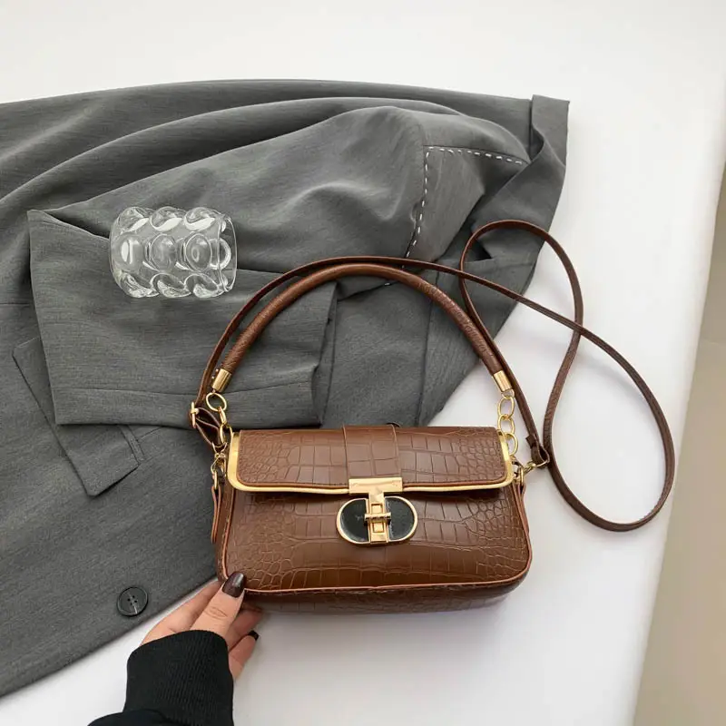 White Korean Style Women's Shoulder Bag with Gold Chain - Image 4