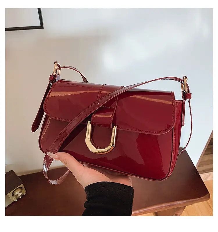 Black High-End Shoulder Crossbody Bag with Gold Clasp — feature 15