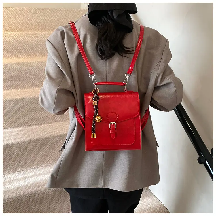 2025 New Fashion Oil Wax Leather Large Capacity Tote Bag — feature 10