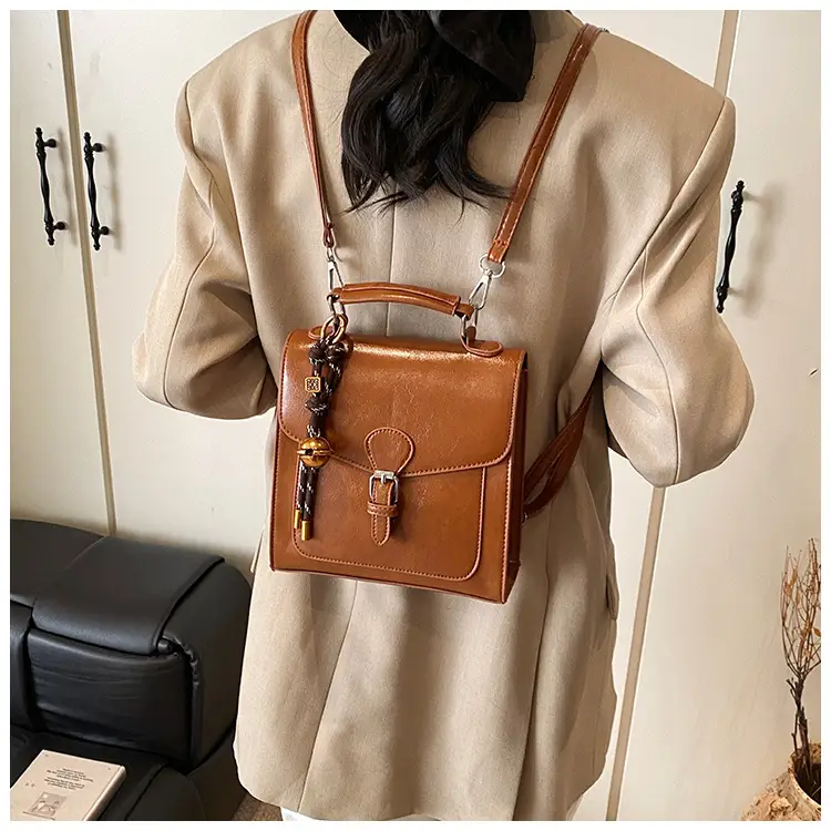2025 New Fashion Oil Wax Leather Large Capacity Tote Bag — feature 13