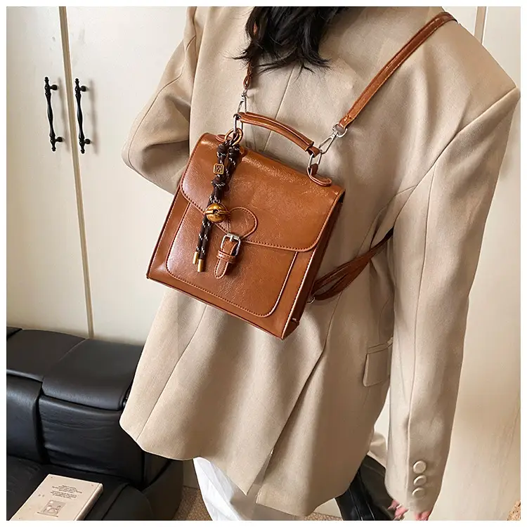 2025 New Fashion Oil Wax Leather Large Capacity Tote Bag — feature 14