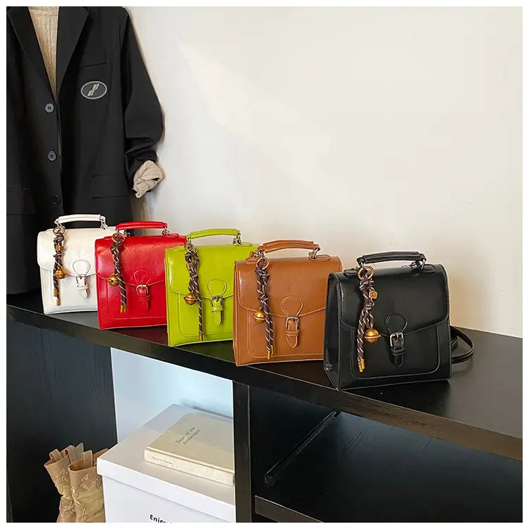 2025 New Fashion Oil Wax Leather Large Capacity Tote Bag — feature 22