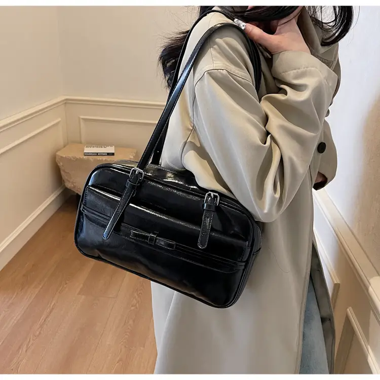 Women's Maillard Retro Armpit Bag White Square Design — feature 13