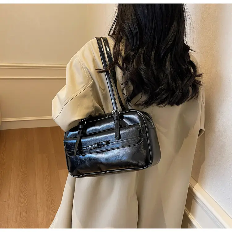 Women's Maillard Retro Armpit Bag White Square Design — feature 14