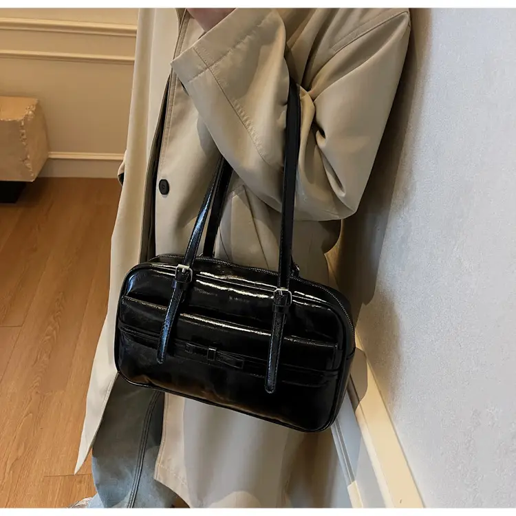 Women's Maillard Retro Armpit Bag White Square Design — feature 15