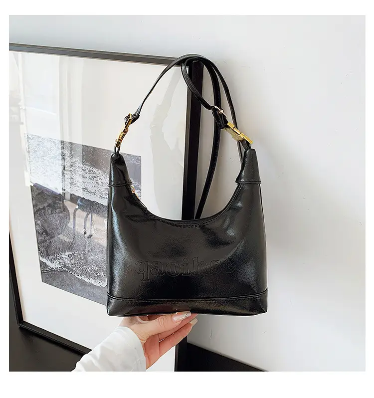 Women's Red Leather Shoulder Bag 2026 Fashion — feature 33
