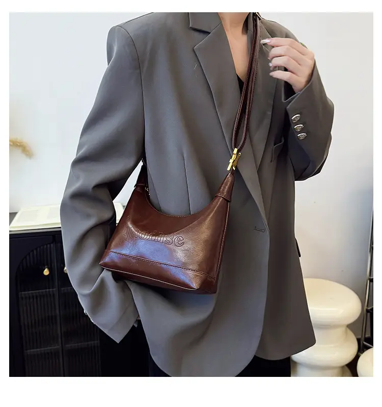 2025 Winter Black French Style Shoulder Bag — feature 11