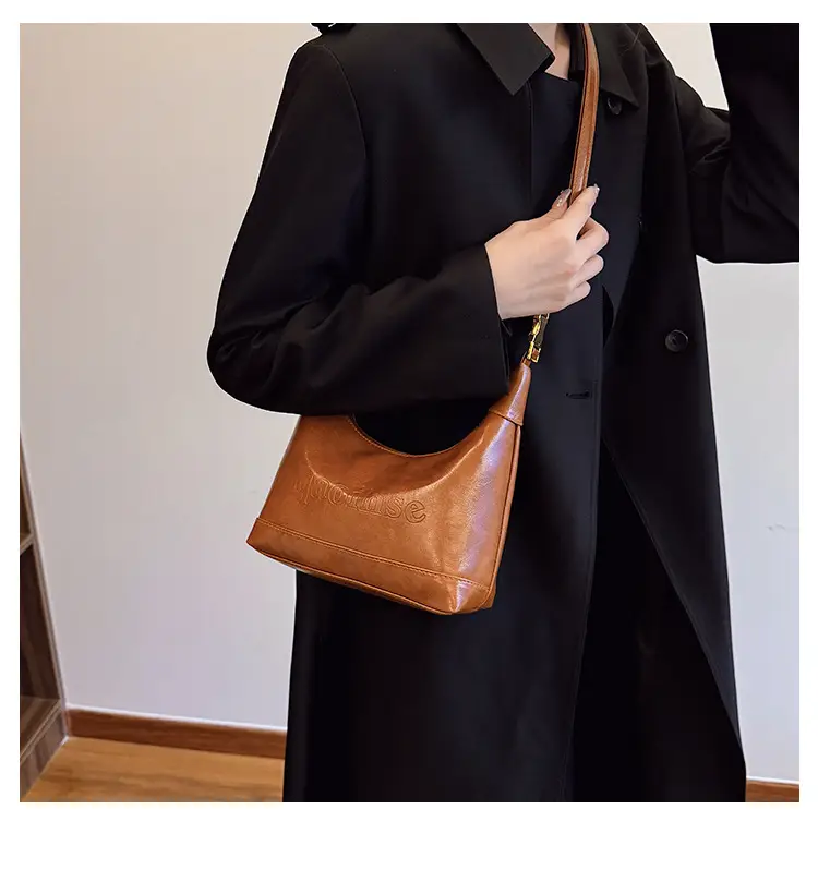 2025 Winter Black French Style Shoulder Bag — feature 8